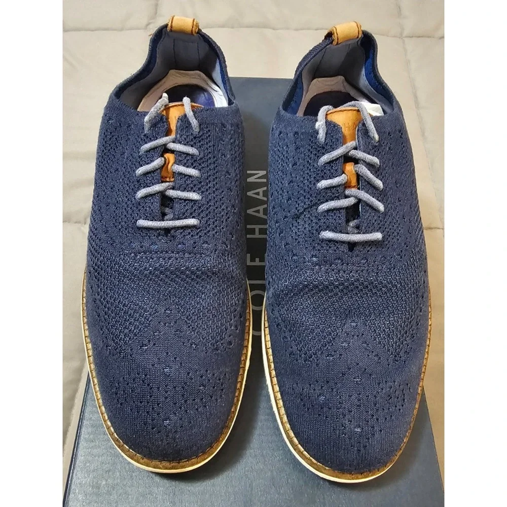 Cole Haan® (Men's 8 M) Original Grand Stitchlite™ Wingtip Oxford in Navy/Ivory